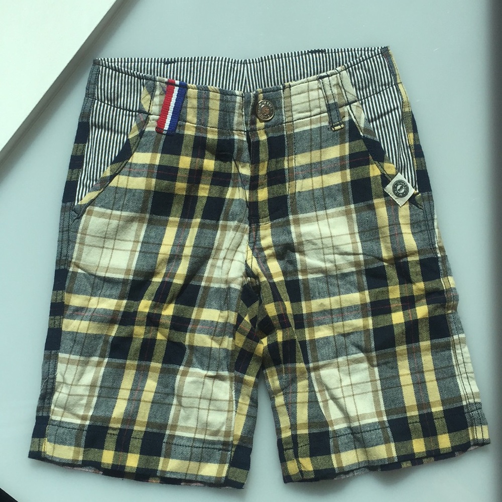 Mini Shatsu plaid cotton infant shorts.